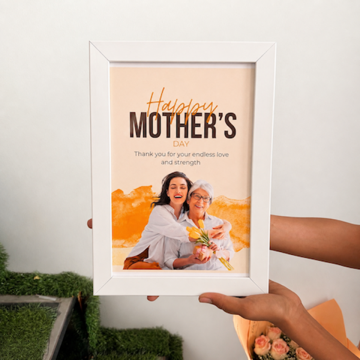The Mom Story Frame